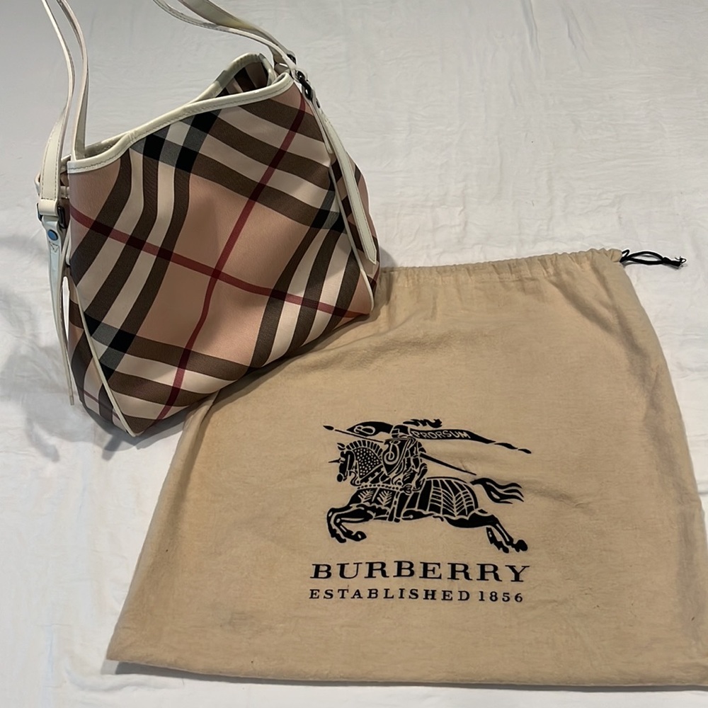 Burberry purse